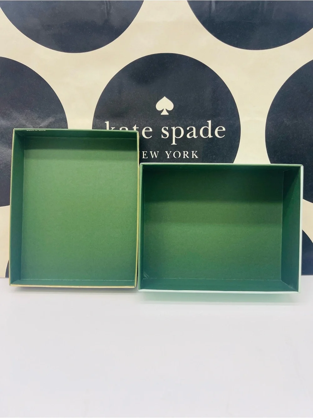 kate spade Green Box with Pink Logo Panel New